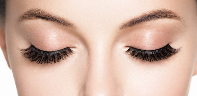 Should I Wear False Eyelashes?