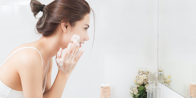 HOW OFTEN AND HOW YOU SHOULD WASH YOUR FACE