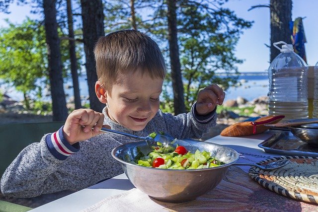 How to encourage children to eat fruits and vegetables